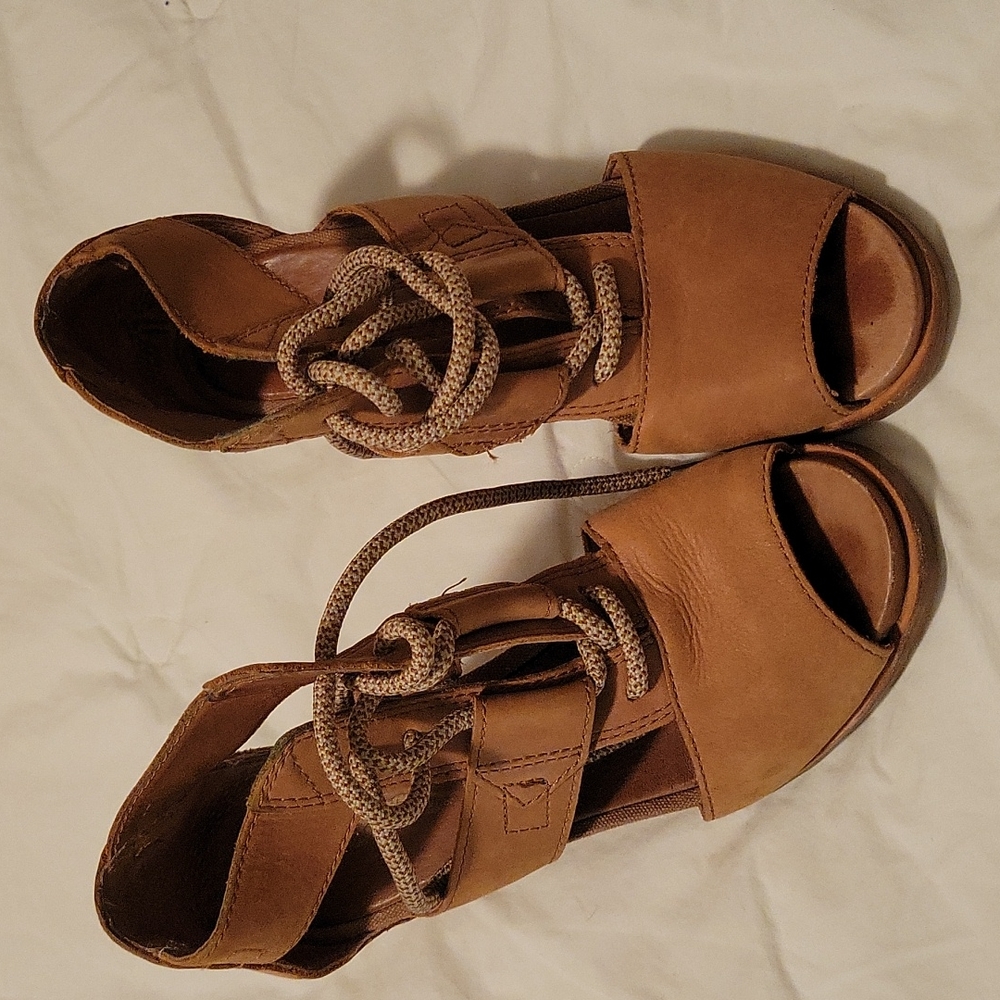Sorel wedge sandals. Camel color size 7.